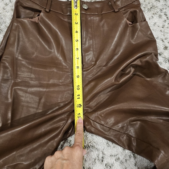 White Fox Edgy Rebellious SZ M Brown Hi Rise Sexy Faux Leather Mob Wife Pants - Picture 9 of 12